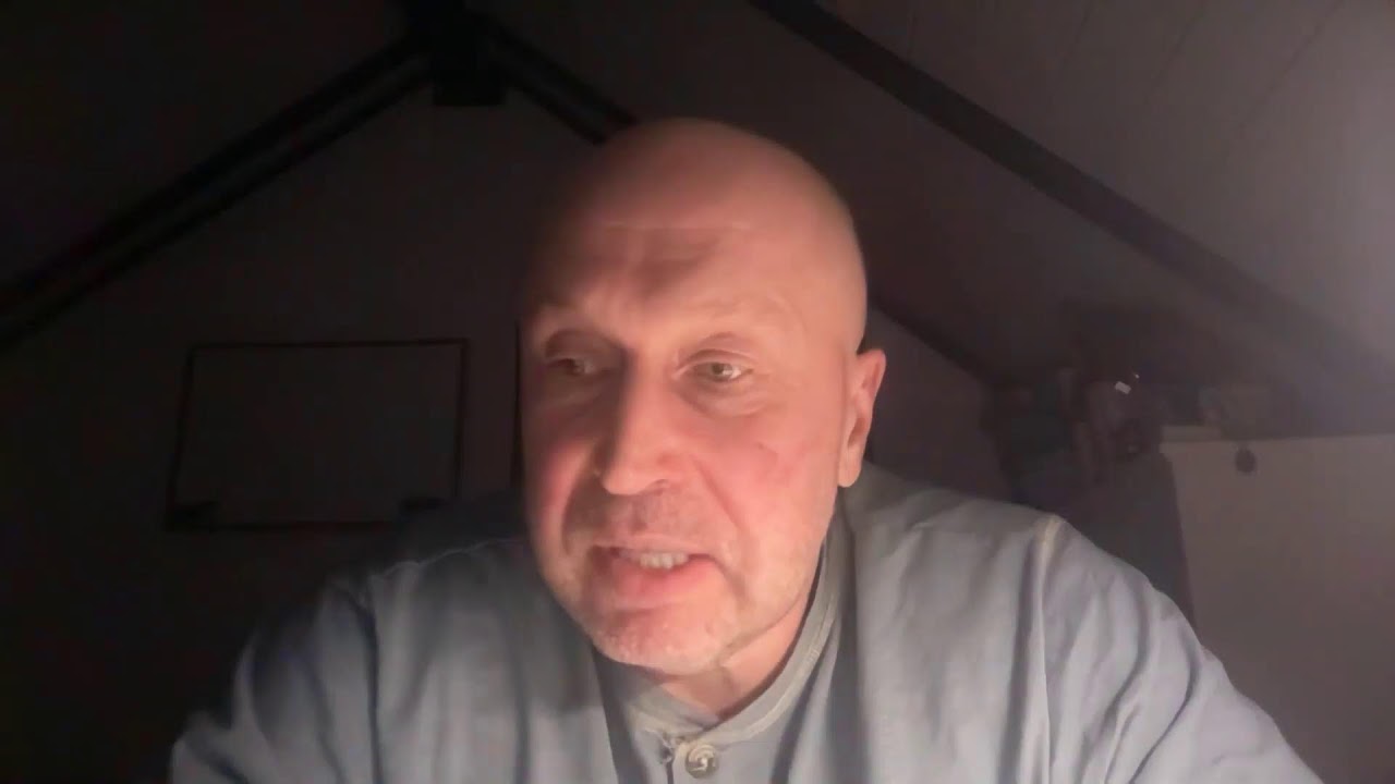 14 февраля, 8 марта и иллюзия отдачи: почему подарки не дают гарантий в отношениях.