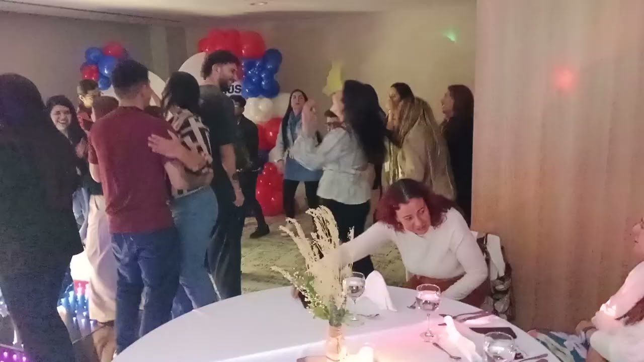Clases de Baile🤠 a una🔥 Puerto Riqueña Sexy💋🧜en MED PLUS 