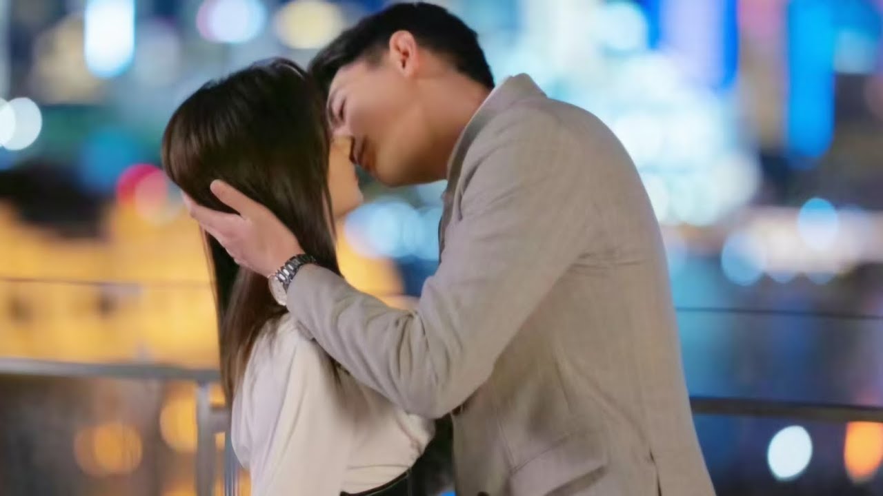 «Могу ли я поцеловать тебя?» — признался Линь Гэнсинь Тан Сунъюню и поцеловал его у реки💗