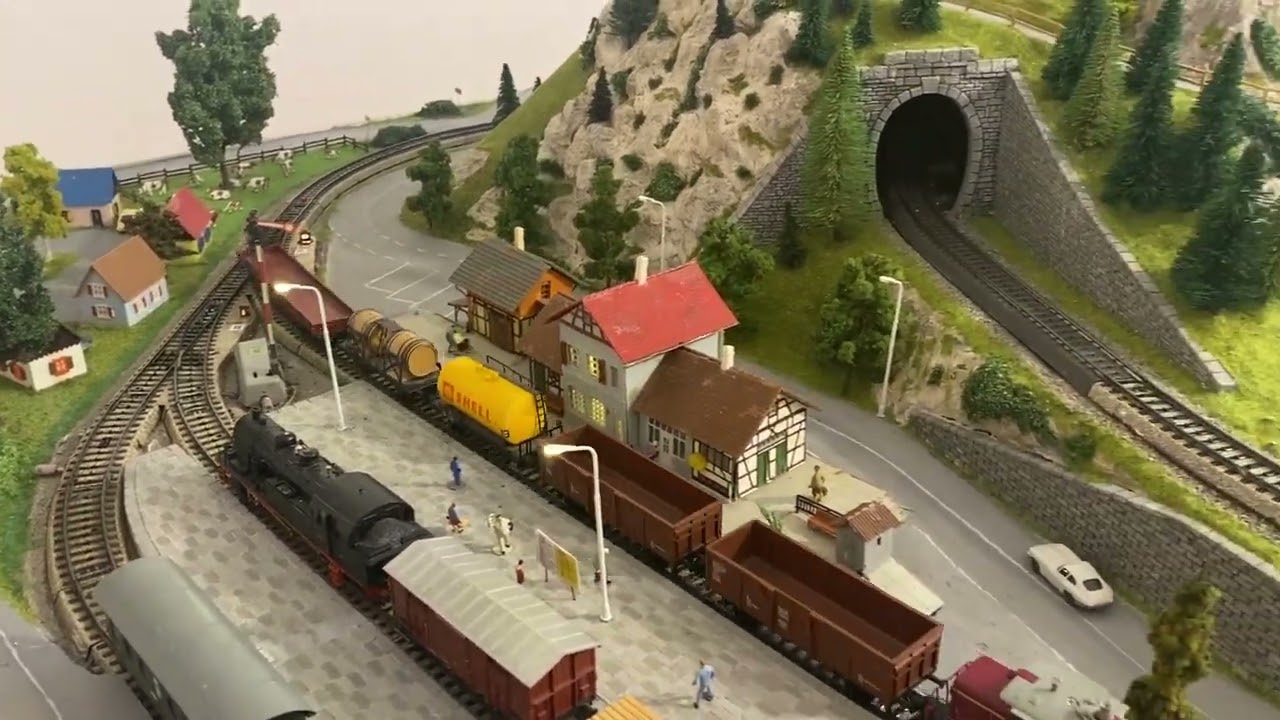 Model Train Layout H0 2023