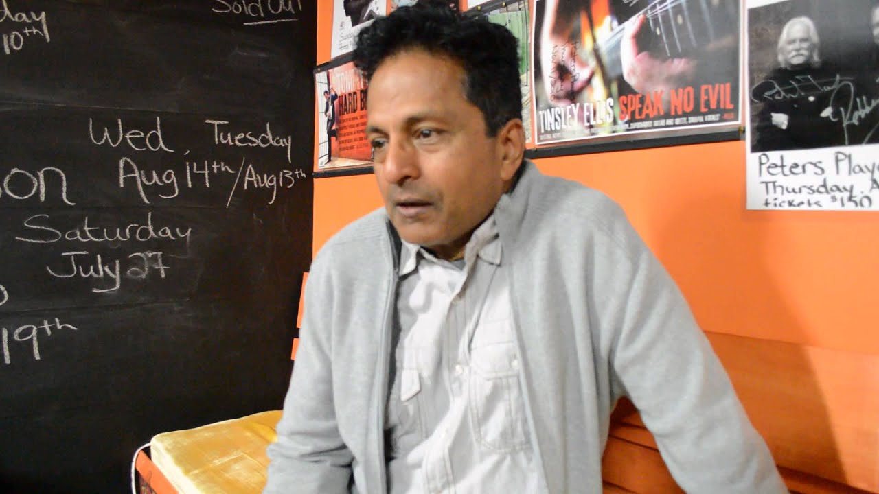 LIVE @ PETER'S PLAYERS - Interview with Prakash John