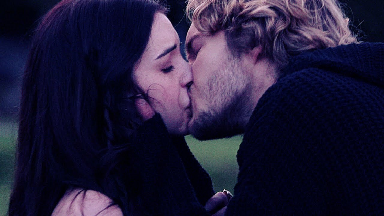 Mary & Francis || Kiss Me (1x03)