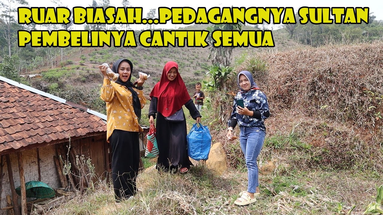 AHAAAA....Pedagang Gorengan Ini Ternyata Sultan Kampung. Yang Beli Nya Gareulis Pisan Euy...