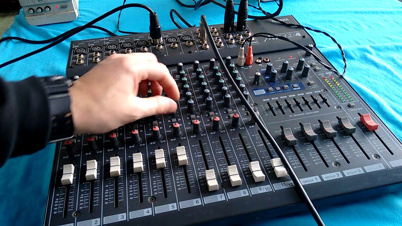 Consola Yamaha MX 12/4 Demo