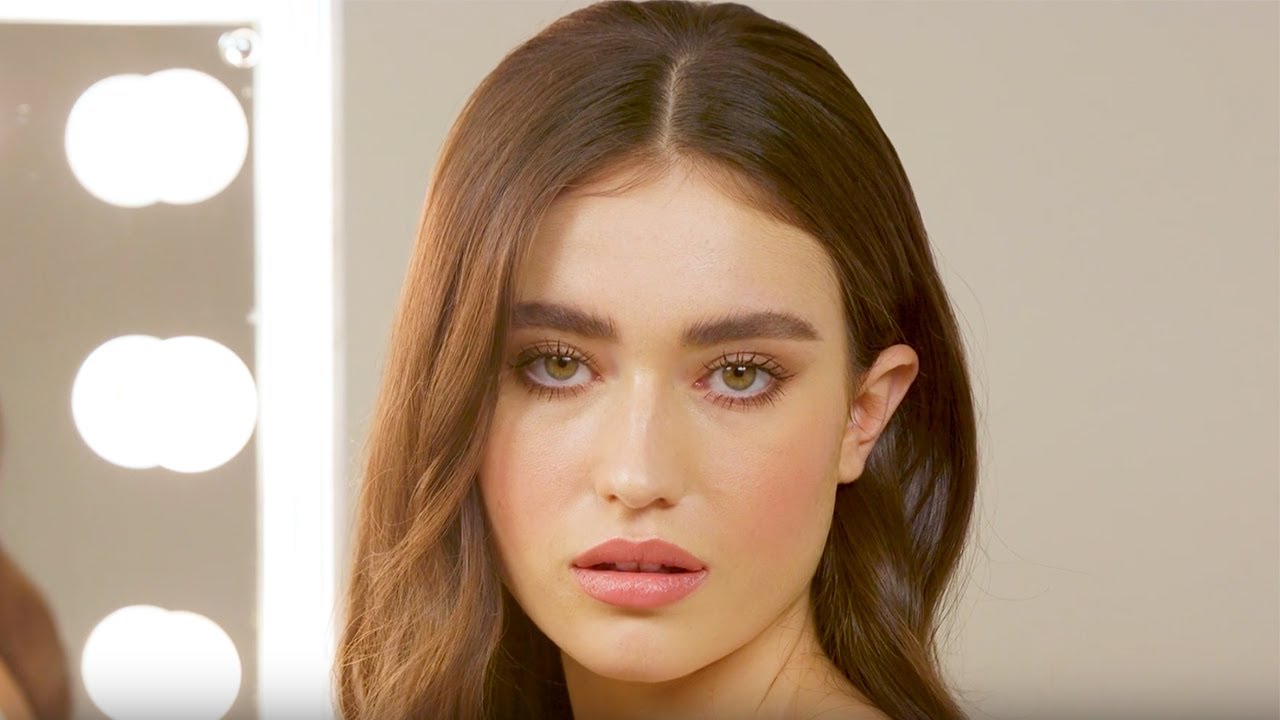 Fireside Flush with Nikki Makeup - How to apply blusher | Space NK