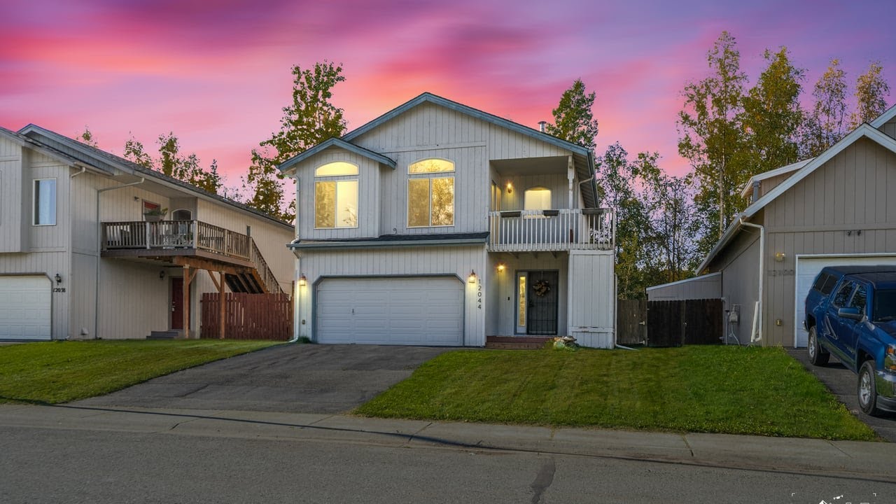 12044 Copper Mountain Dr, Eagle River, AK