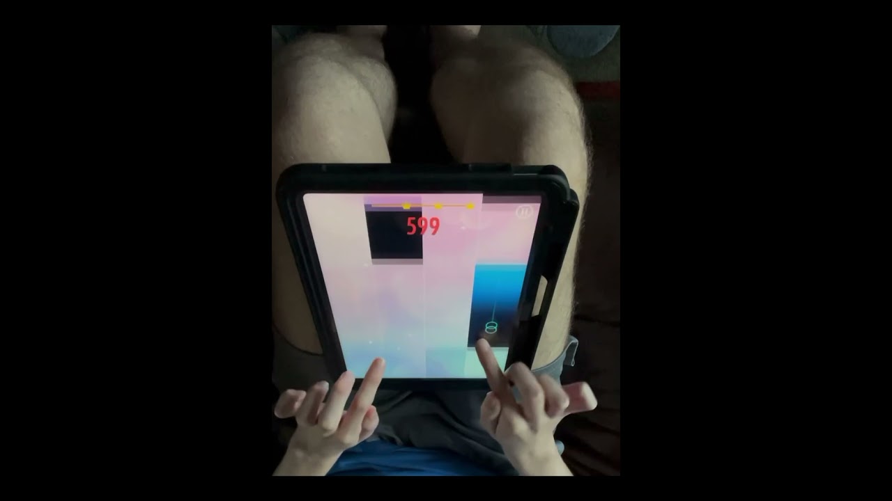 Piano tiles 2 little star very good score w/ 2 fingers! (13.733tps)