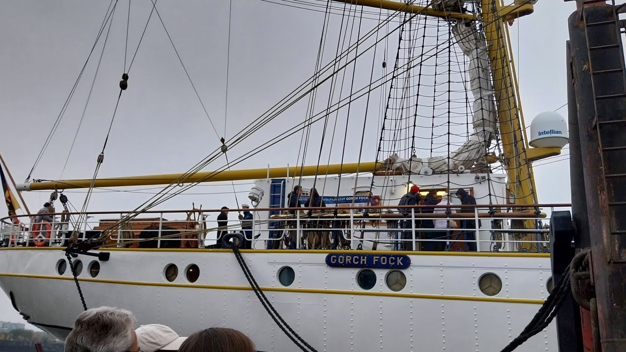 GORCH FOCK IN HAMBURG HAFEN #hamburgerhafen #gorchfockinhamburg