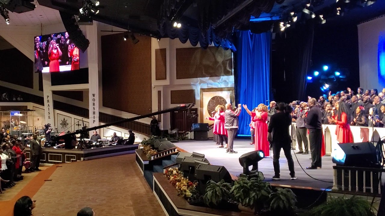 Darwin Hobbs and Christian Cultural Center Choir minister special music (Jehovah Sabaoth)