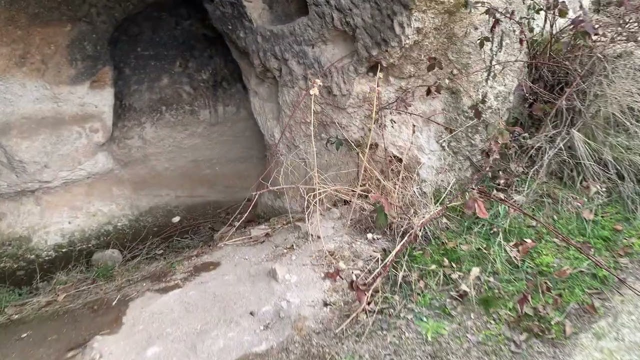 Ayazini Afyon Kaya kilise,mezar…
