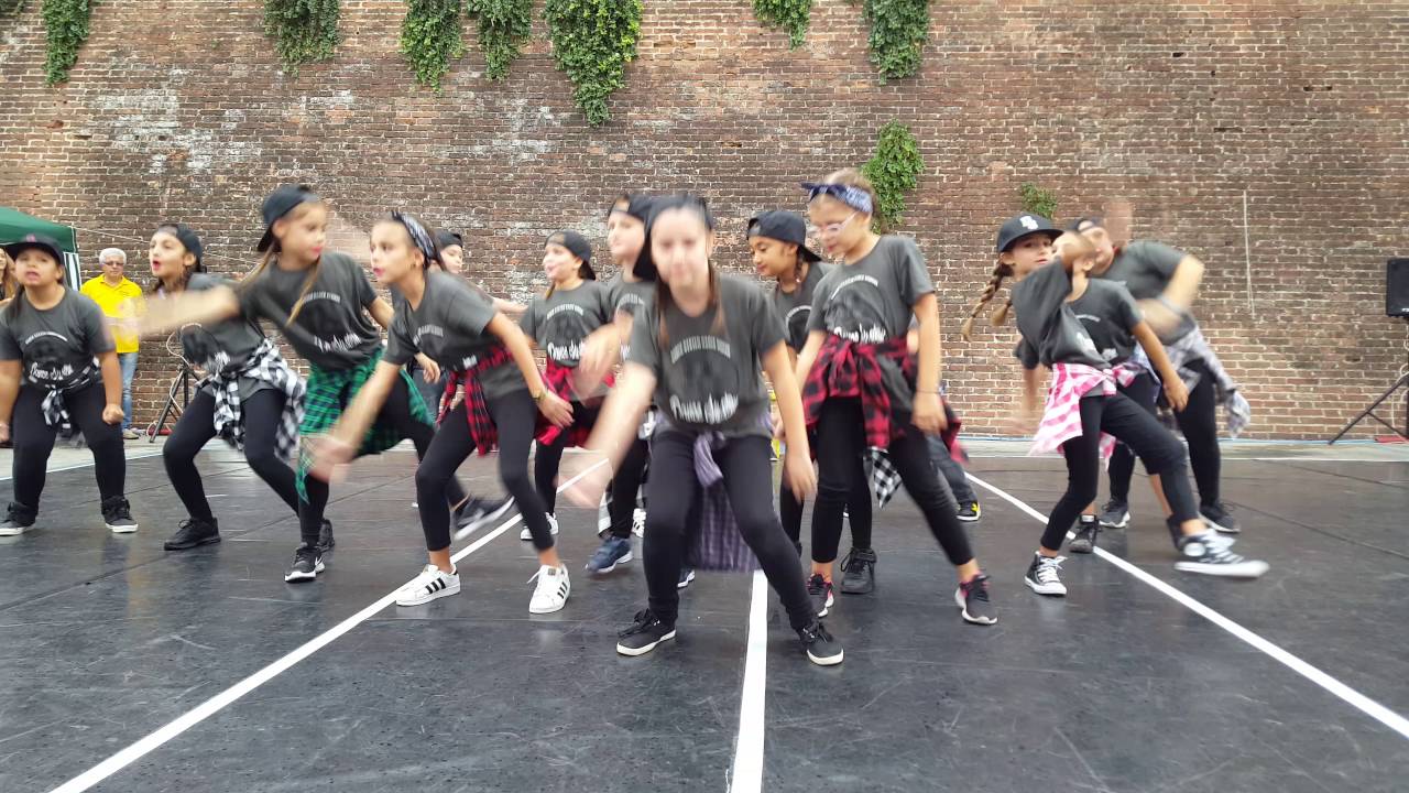 Scuole di ballo al mercatino dei ragazzi