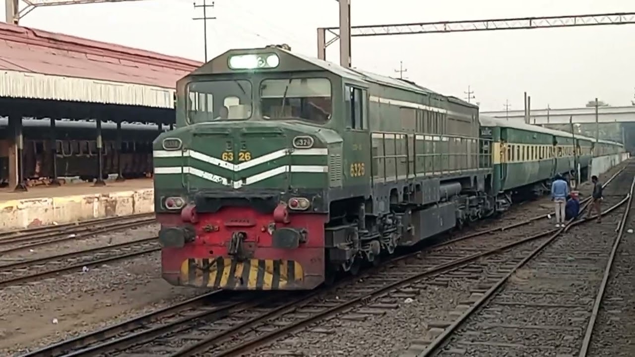 Поезд Карачи &mdash; Равалпинди Тезгам Пакистанские железные дороги