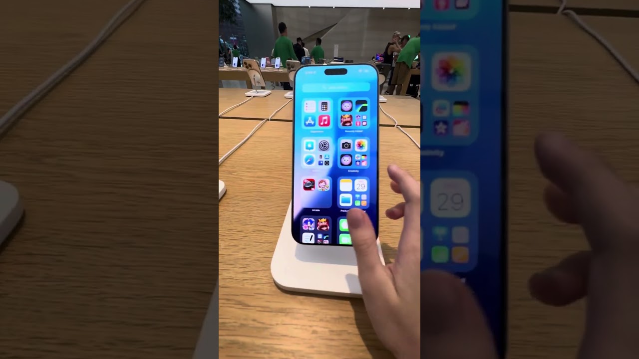 Apple Store at orchard!  (Too big)
