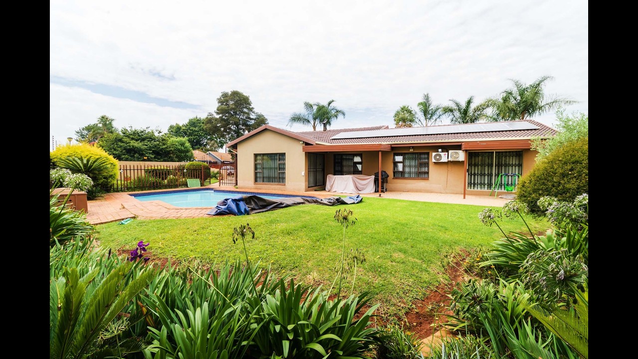 BEAUTIFULLY MAINTAINED VERY SPACIOUS HOME!
