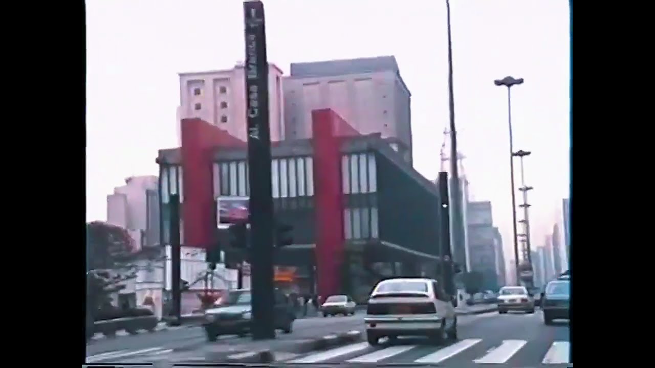 Como era a Avenida  Paulista na década de 90