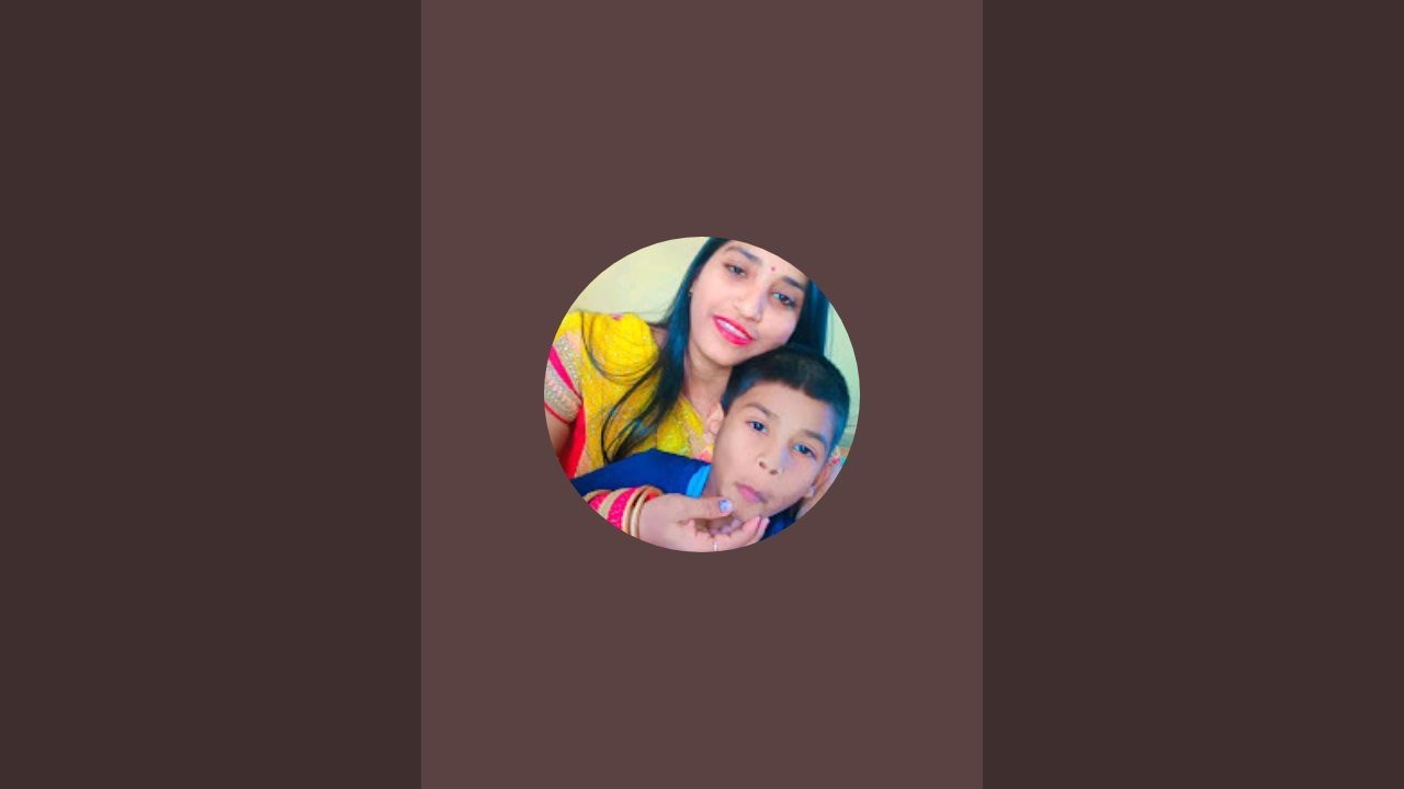 Indian mom saloni is live!