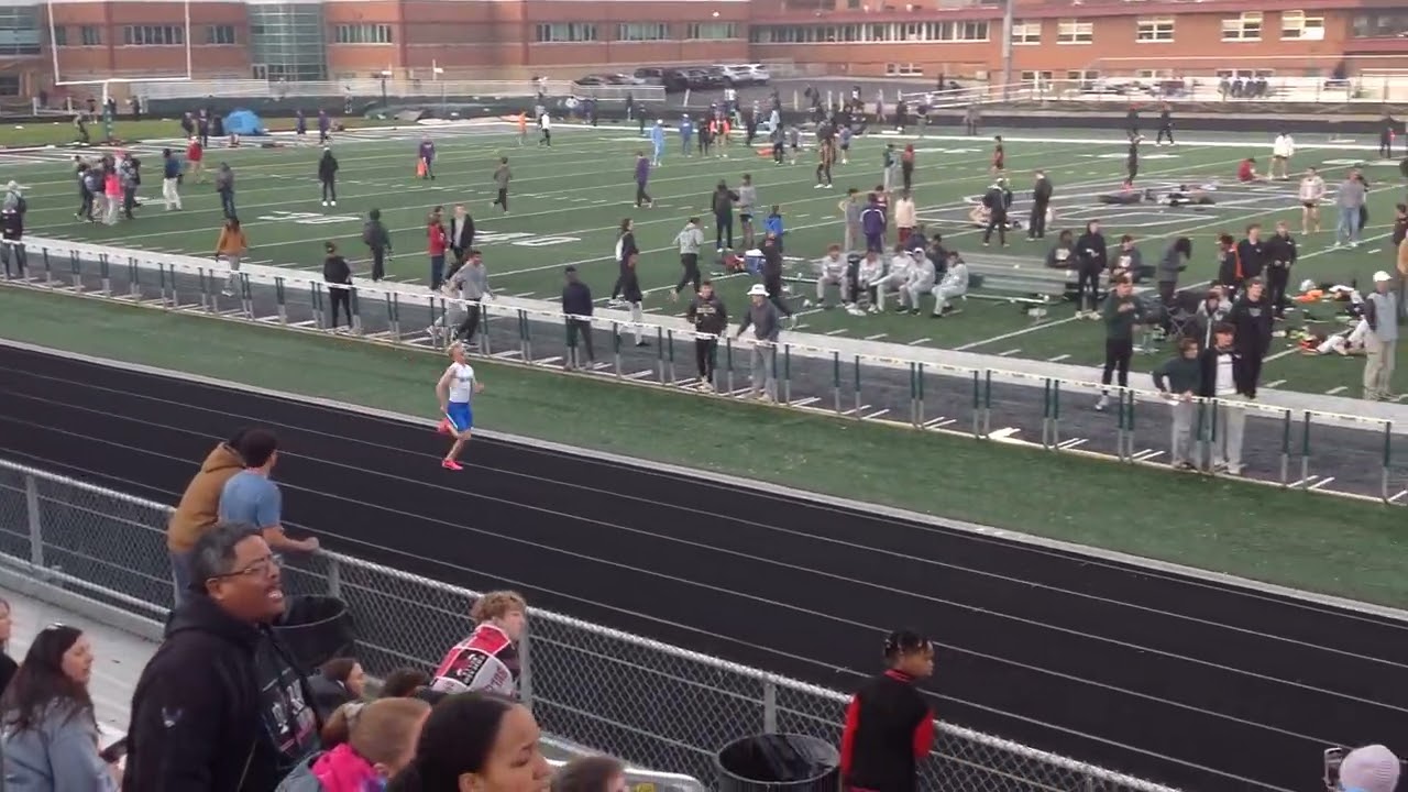2025 IHSA Sectional 4x200m Relay