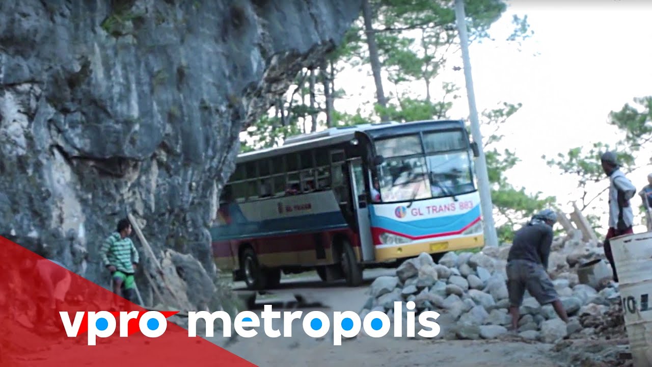 Dangerous highway in the Philippines - vpro Metropolis 2014