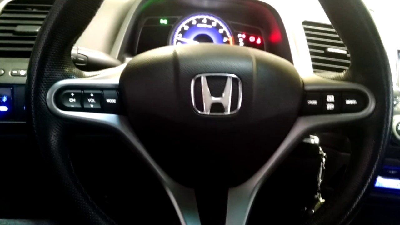 Honda Civic com volante multifuncional instalado no sistema original @mssoundosasco
