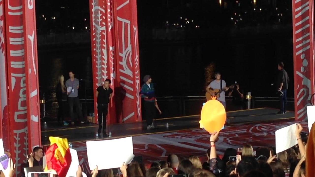 One Direction- Little things (11-17-14 1Dorlando sound check)
