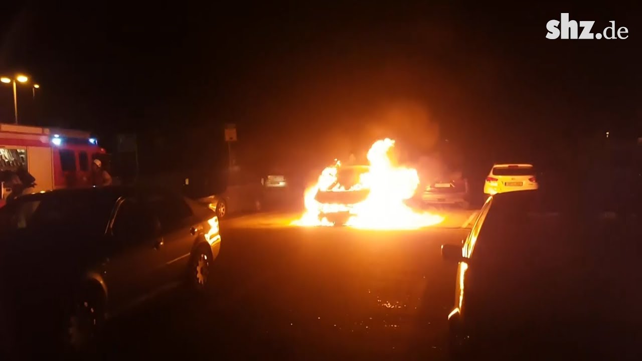 Brennende Autos in Lübeck