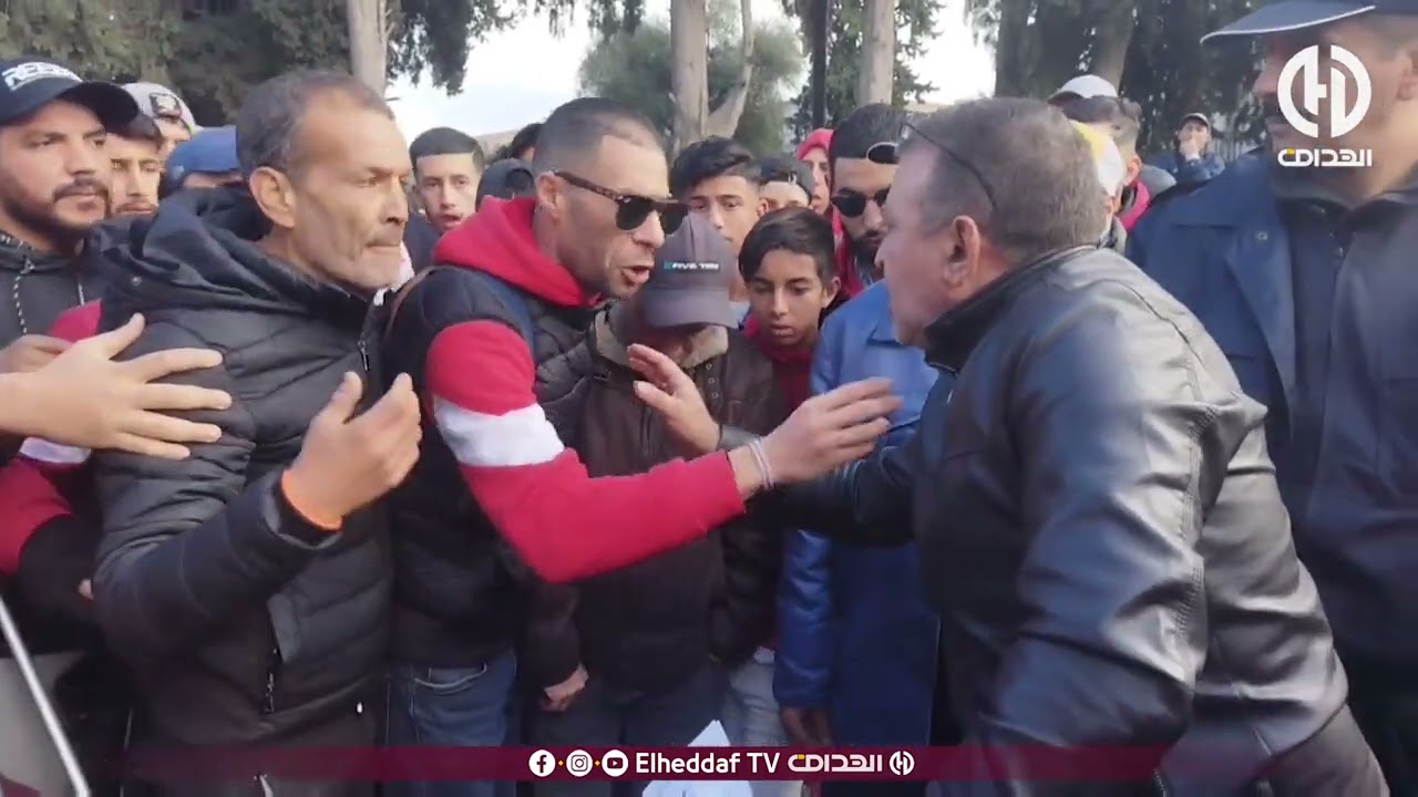 شاهد نقاش ساخن بين الهوليغانز  و رئيس إتحاد عنابة
