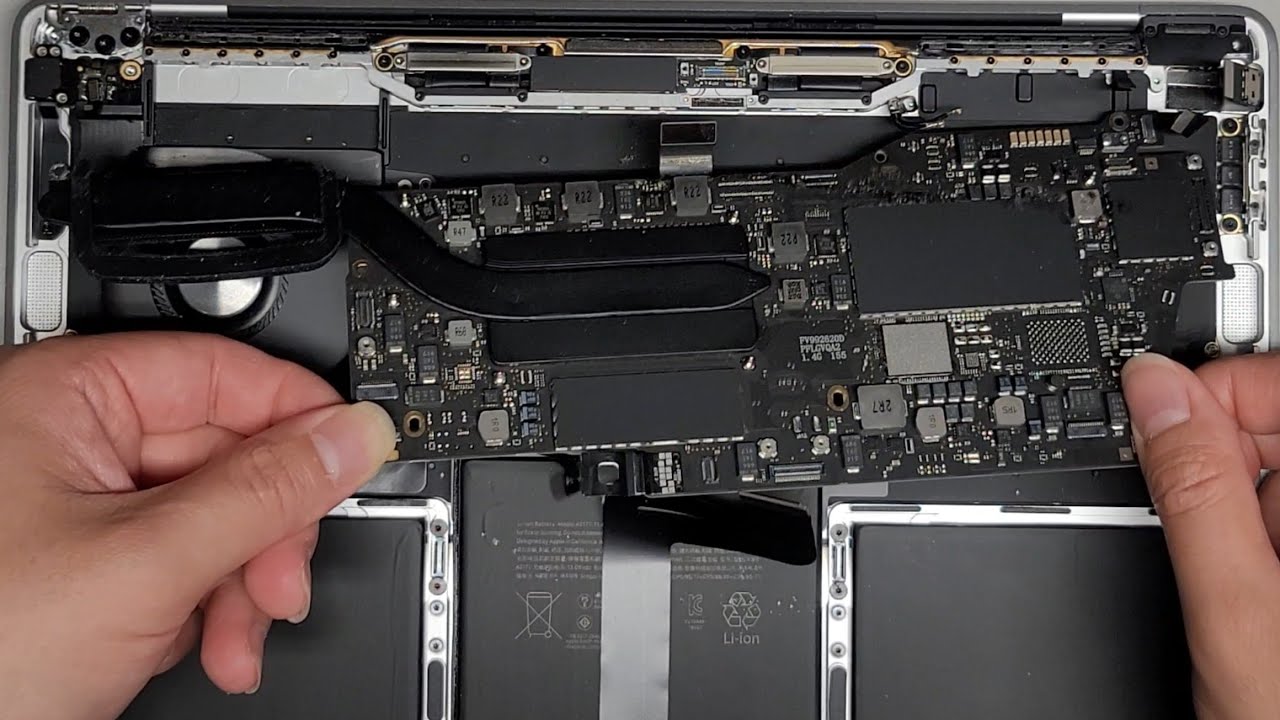 Разборка 13-дюймового MacBook Pro A2159 2019 года. Ремонт материнской платы после попадания жидко...