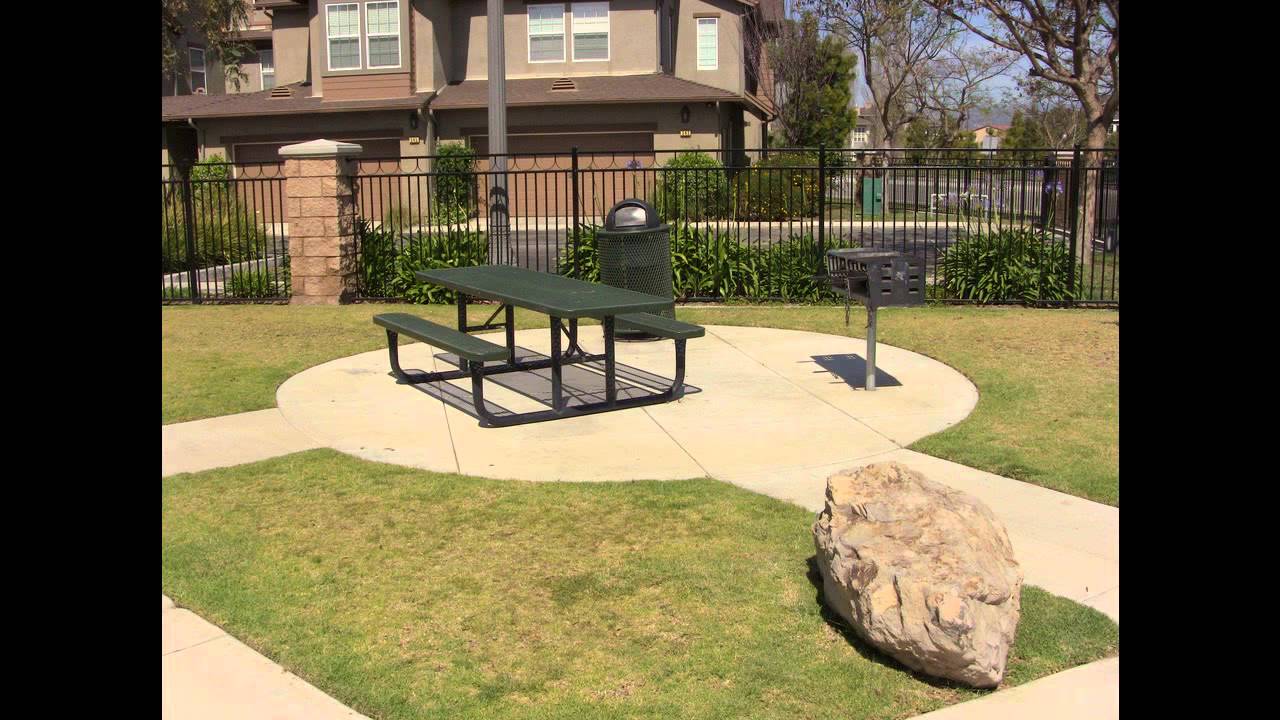 Oxnard CA FSBO, Homes For Sale By Owner Townhouse with 3 Bedroom