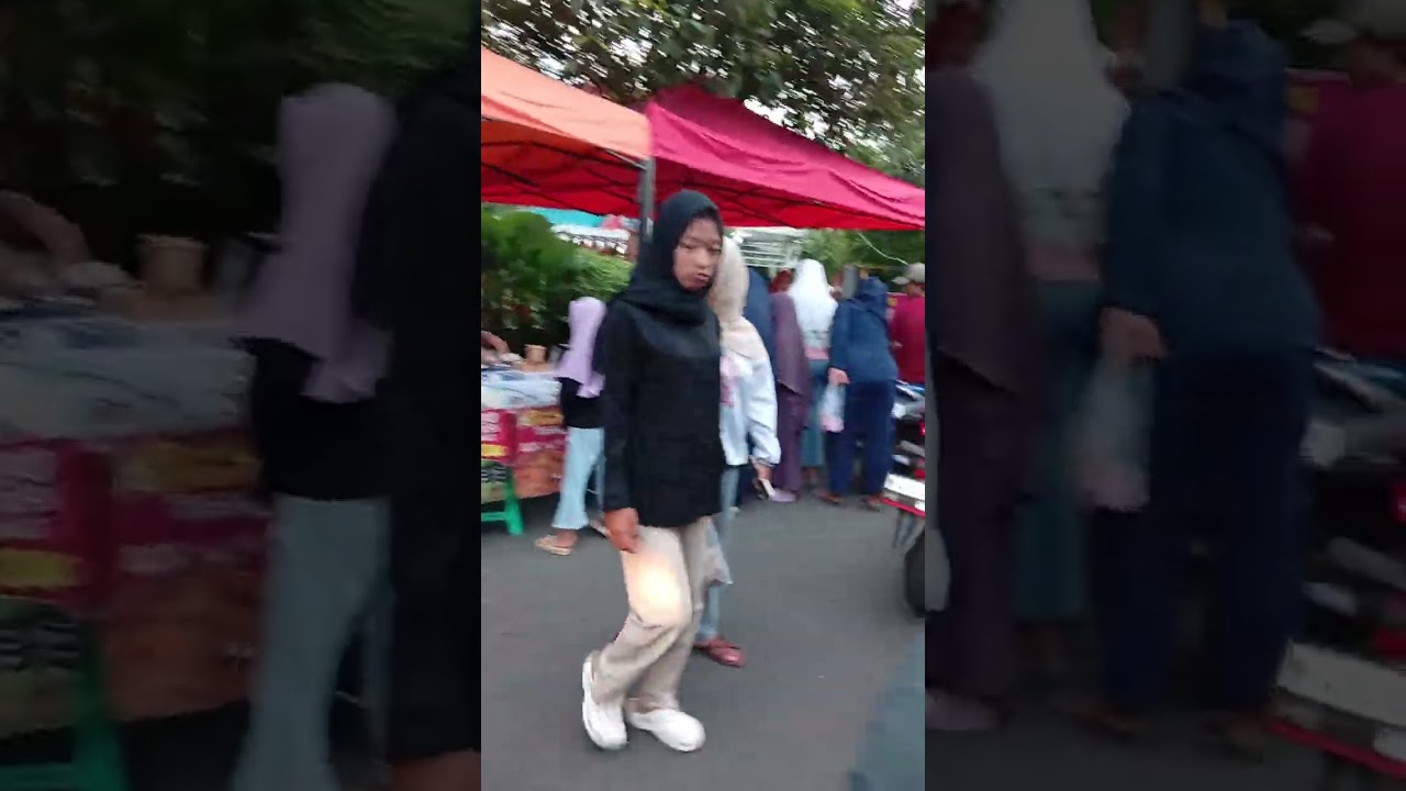 Berburu takjil diGOR kota pasuruan#pasuruan #pasuruanhariini#bulanramadhan #takjil #fyp #viralvideo 