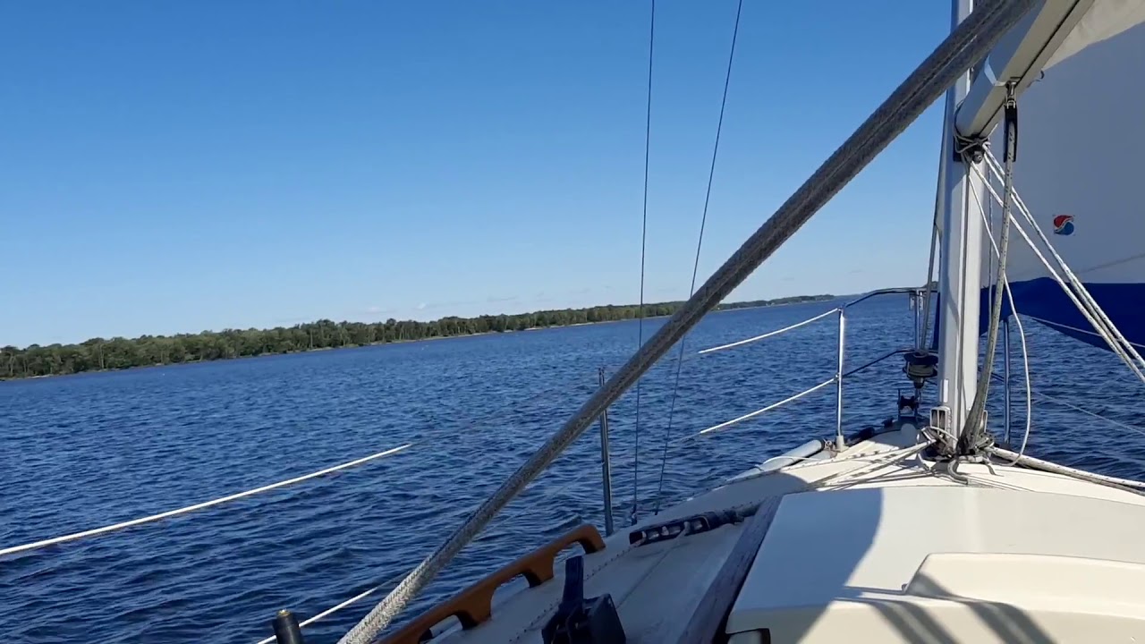 Sailing my 25 foot mirage on the Ottawa river