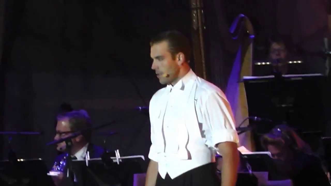 sing  a song live @ de uitmarkt  soldaat van oranje  De Musical  ( morgen is vandaag )