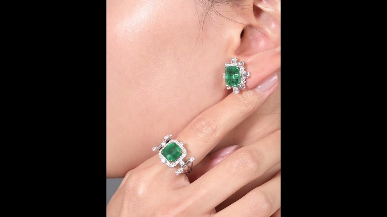 Emerald symbolism encompasses not only royalty but also wit, eloquence, and foresight. #finejewelry