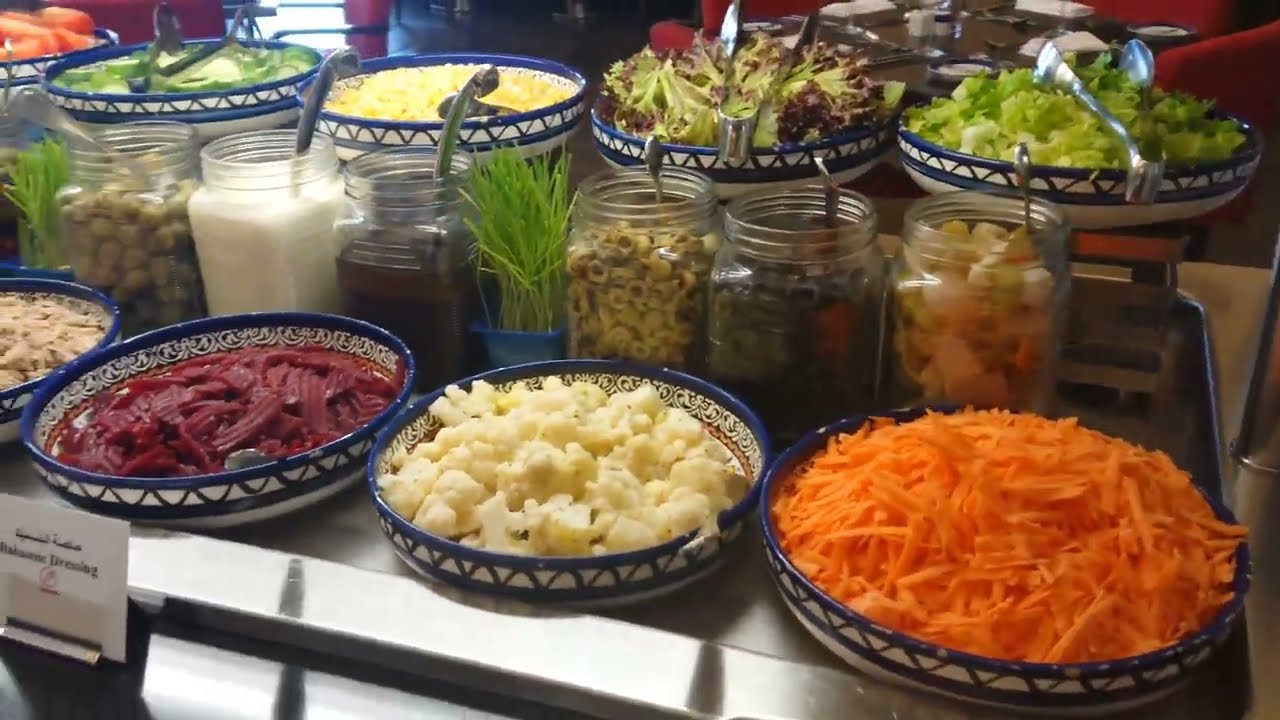 Crowne Plaza Hotel Riyadh... RDC.. Buffet..