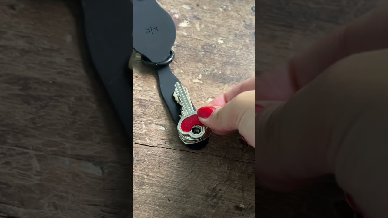 Finally&mdash;An AirTag Key Holder That Looks This Good 🔥🔑 #AirTag #KeySmart #Shorts