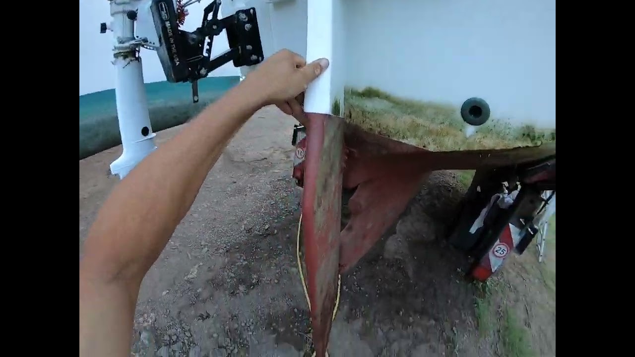 Flicka 20 - Hiva Oa Haulout - Maintenance Marquesas - French Polynesia