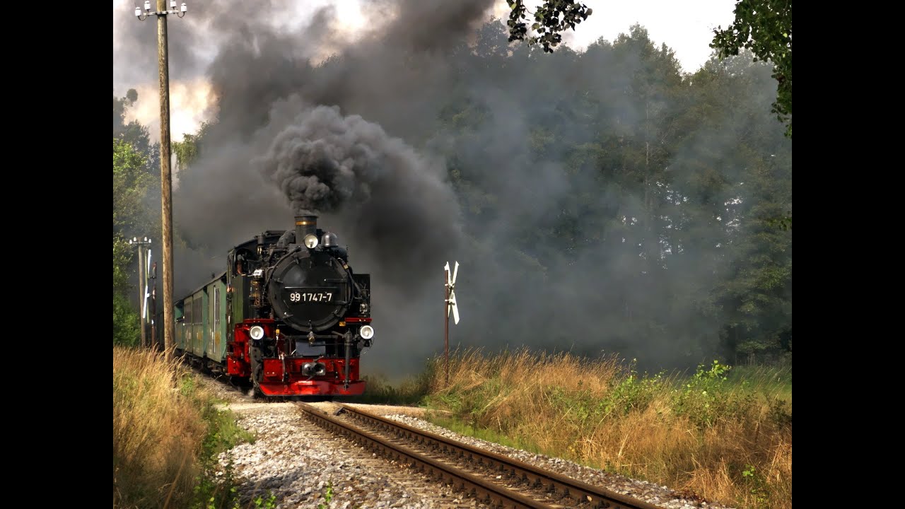 Extra  Rauchzeichen der Lößnitzgrundbahn vertreiben neugierige Radler