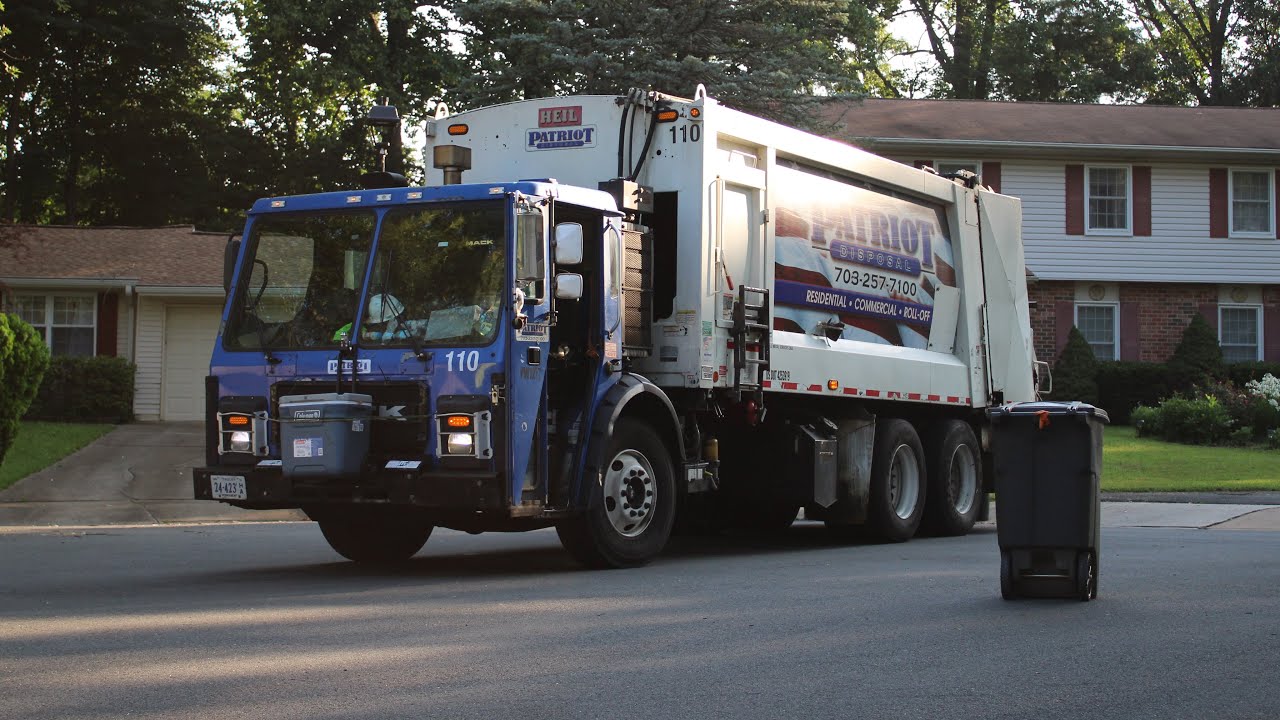 Patriot Disposal Truck 110 Doing Trash In The Oaks