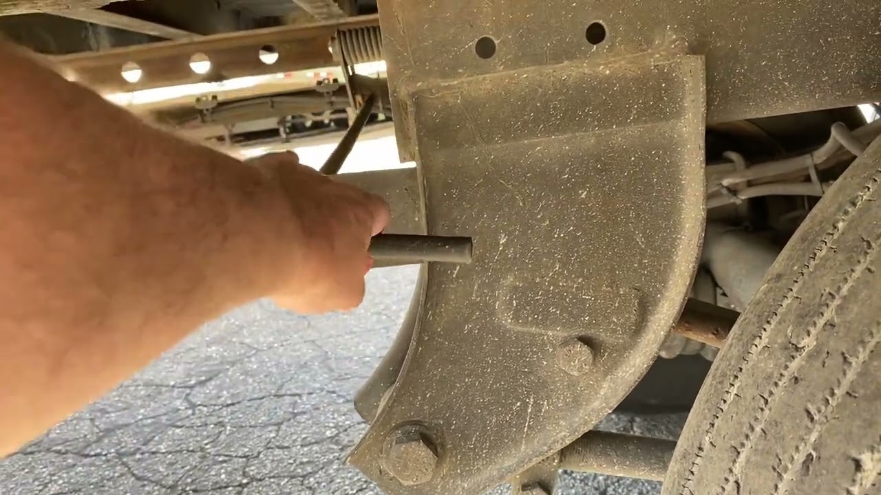 Sliding tandems in a semi truck