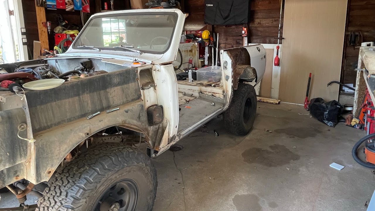 INTERNATIONAL SCOUT II RESTORATION Ep. 8: Cab mounts and floor pan replacement