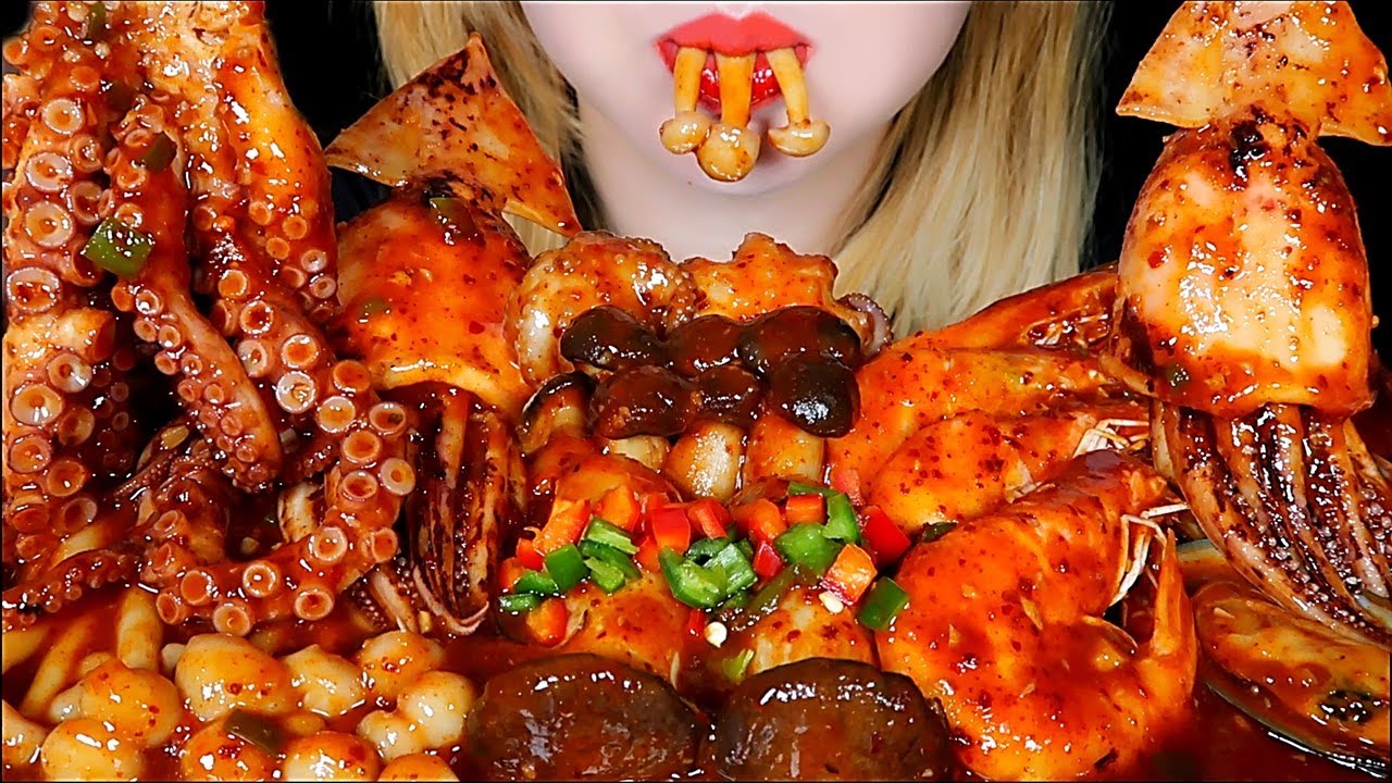 ASMR SPICY MUSHROOMS & SEAFOOD (OCTOPUS, SHRIMP, SQUID, MUSSEL) Mukbang Eating sounds