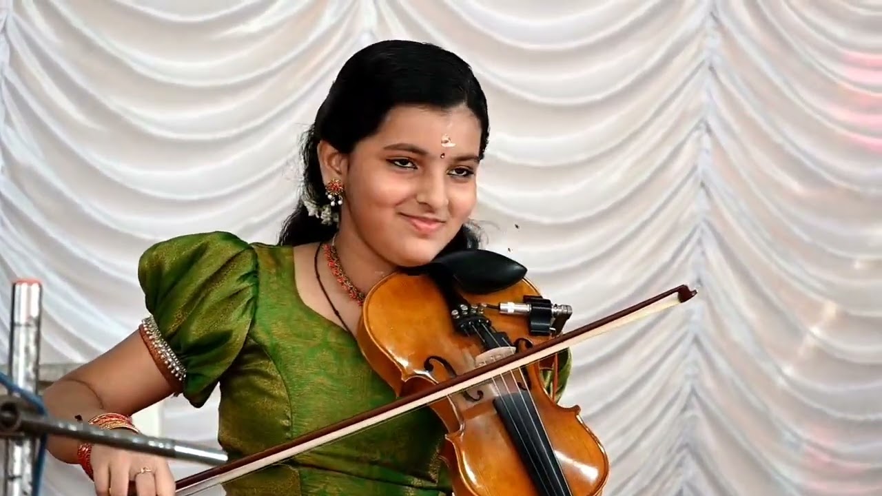 പ്രമദവനo വീണ്ടും.... ആർച്ചാ ലക്ഷ്മി   ഉളിയക്കോവിൽ ക്ഷേത്രത്തിൽ... pramadavanam violin..by Archa..