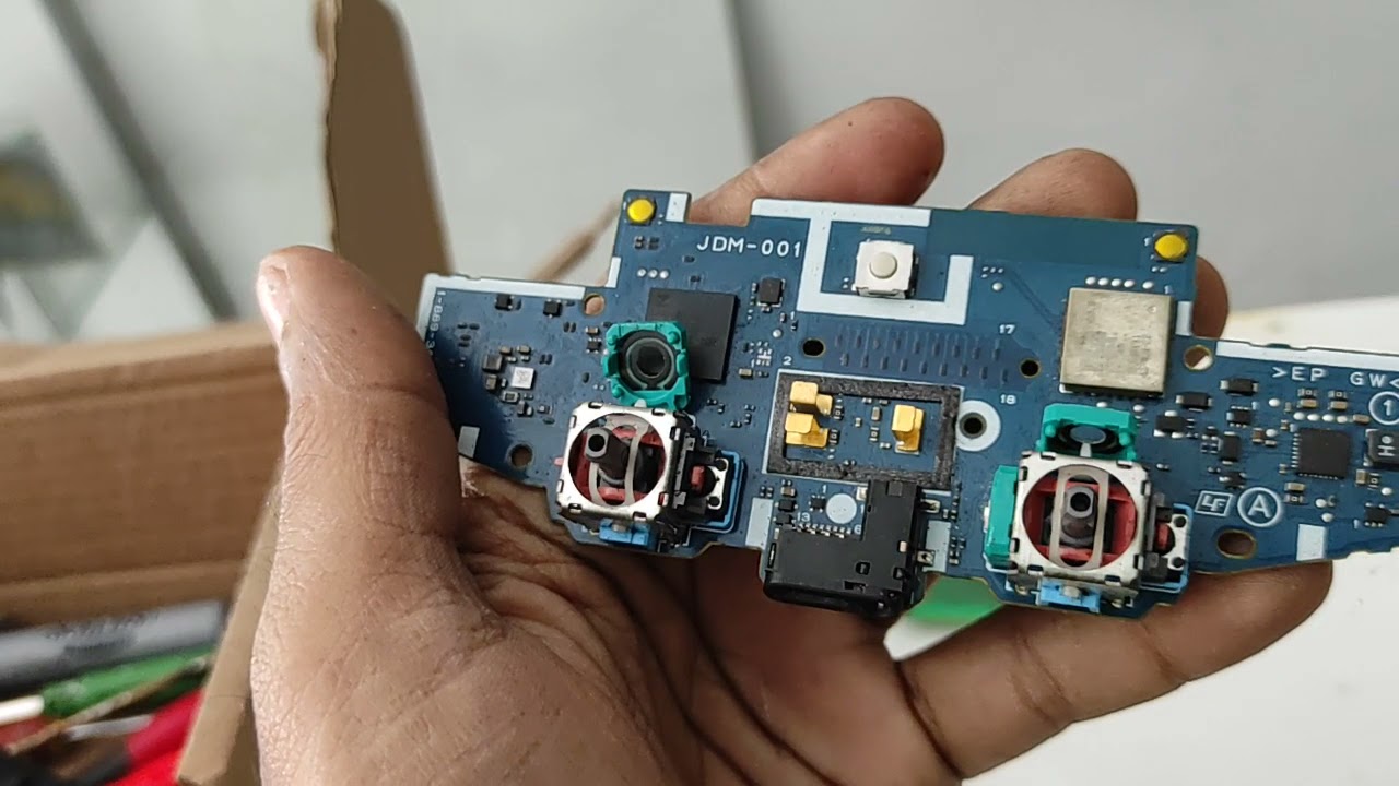Diferença entre placas controle ps4 Películas condutiva e bateria