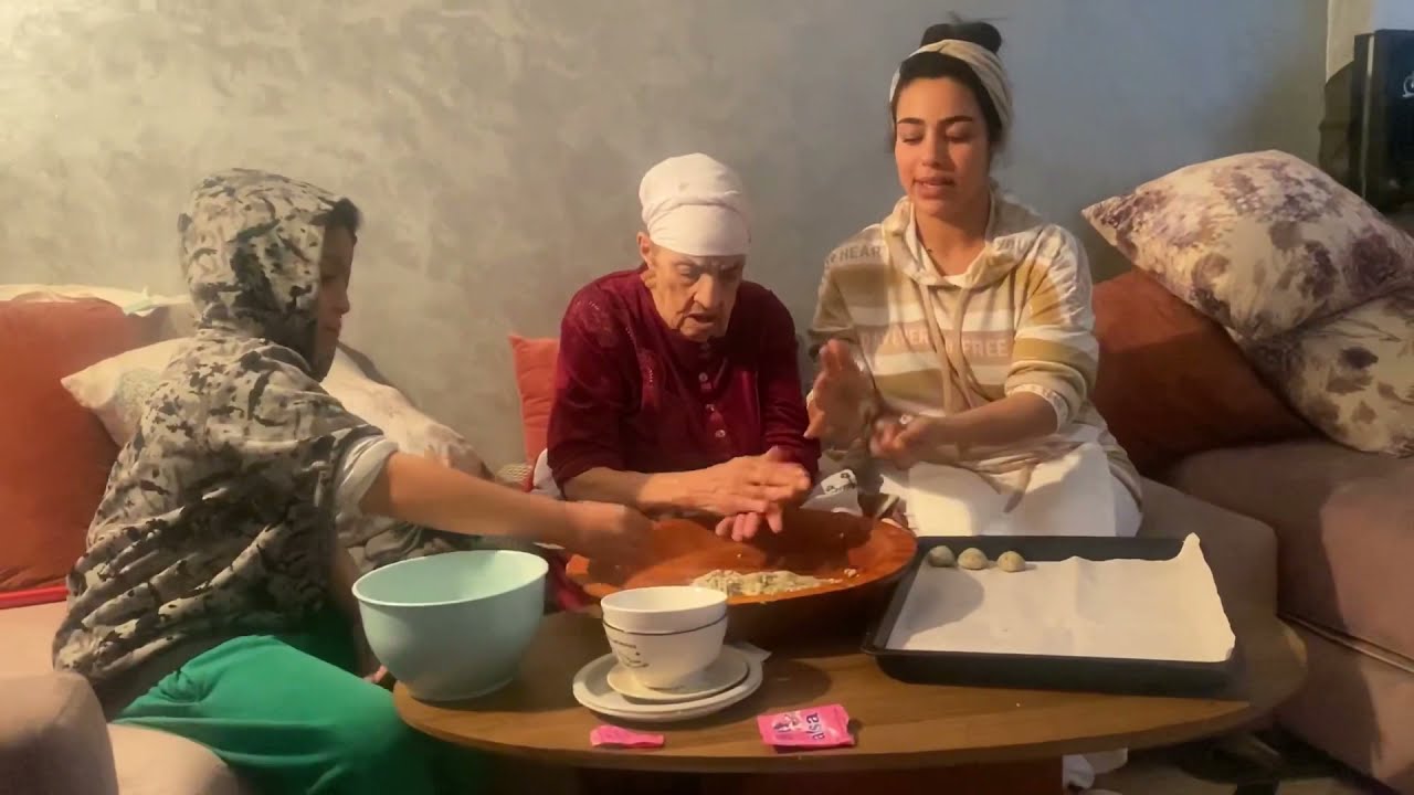 مي سعدية صوبات الحلوى منوضة  الحرب مع ادم😂😂😱