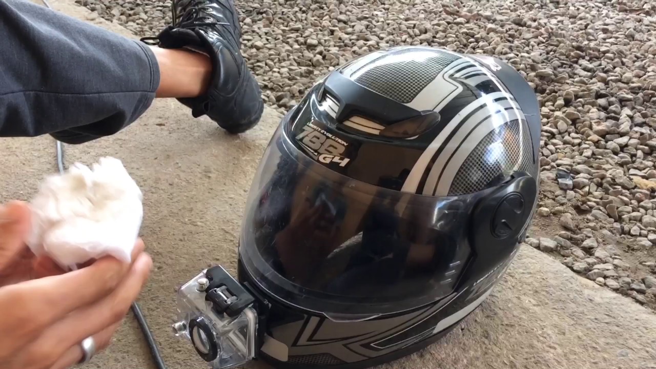 Removendo riscos da viseira