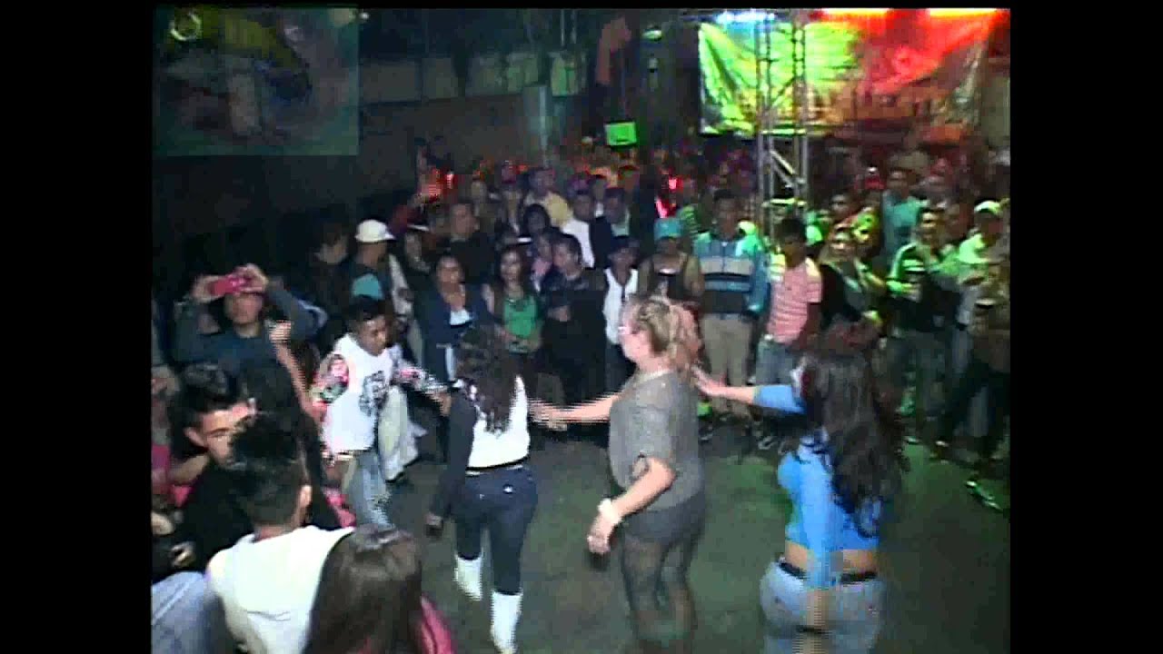 POR UNAS MONEDAS PERUANA SONIDO RUMBA CALIENTE