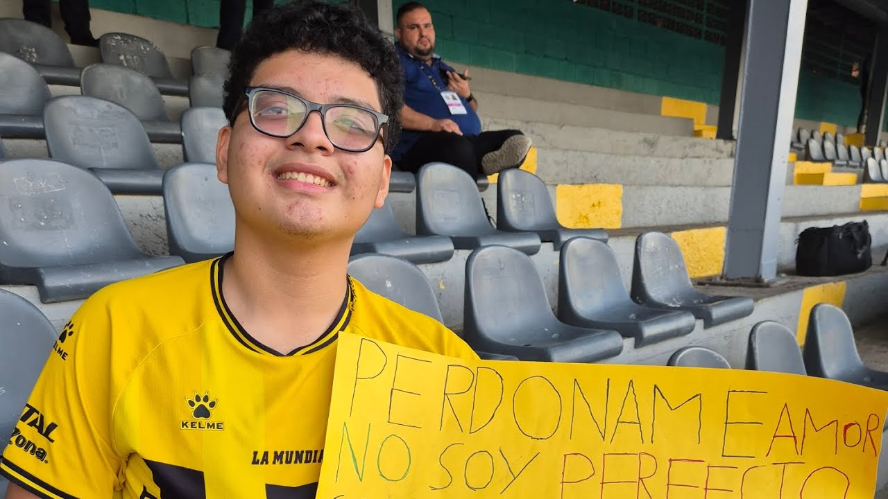 Pidió Perdón y pide volver con su  novia  en el estadio  