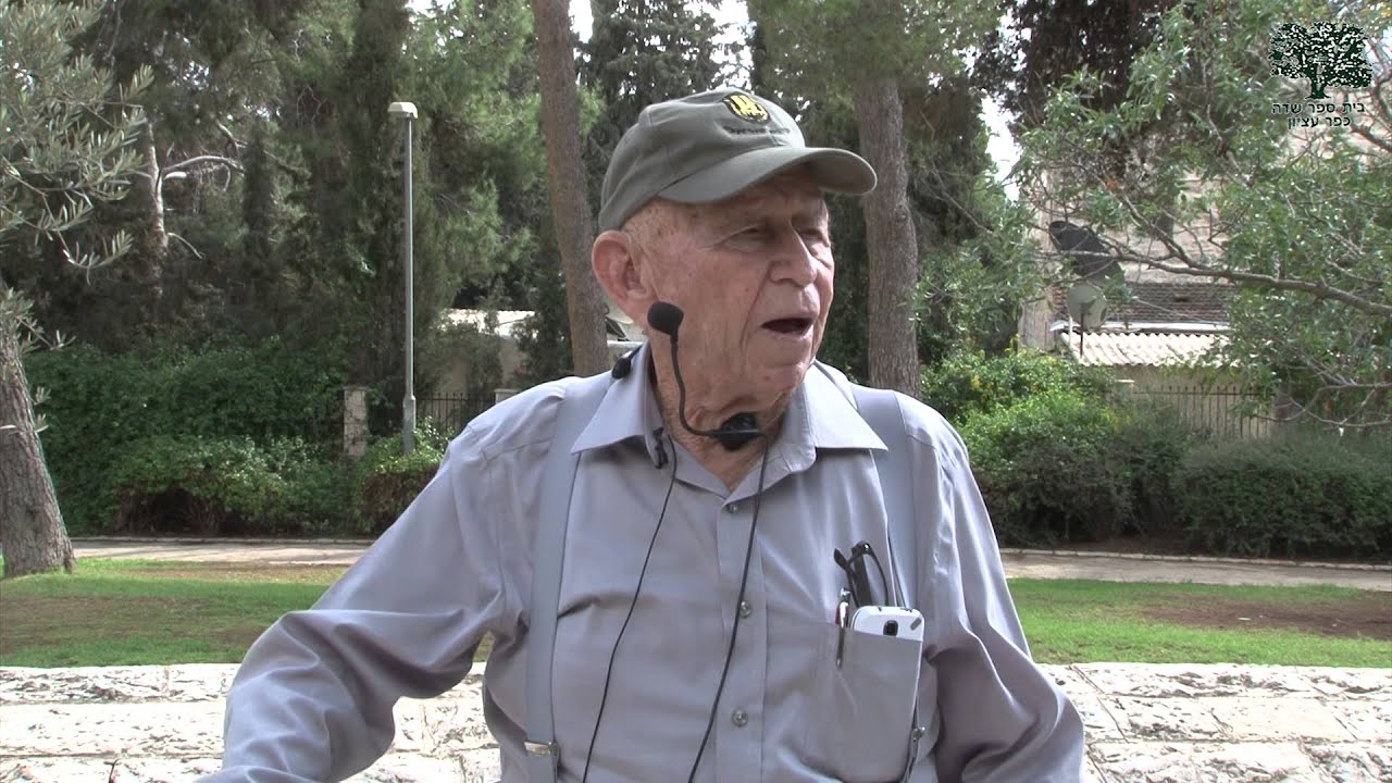 סיור בעקבות הקרב בסן סימון עם לוחמי הפלמ''ח רעננה אליהו סלע סמג''ד גדוד הפורצים ויגאל נאור, מ''כ בפל