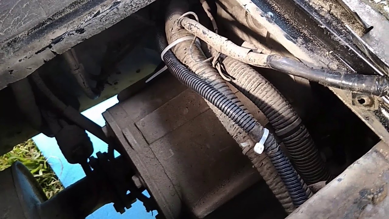 Прокладка проводов от ЭБУ к панели приборов Land Rover Defender TD5