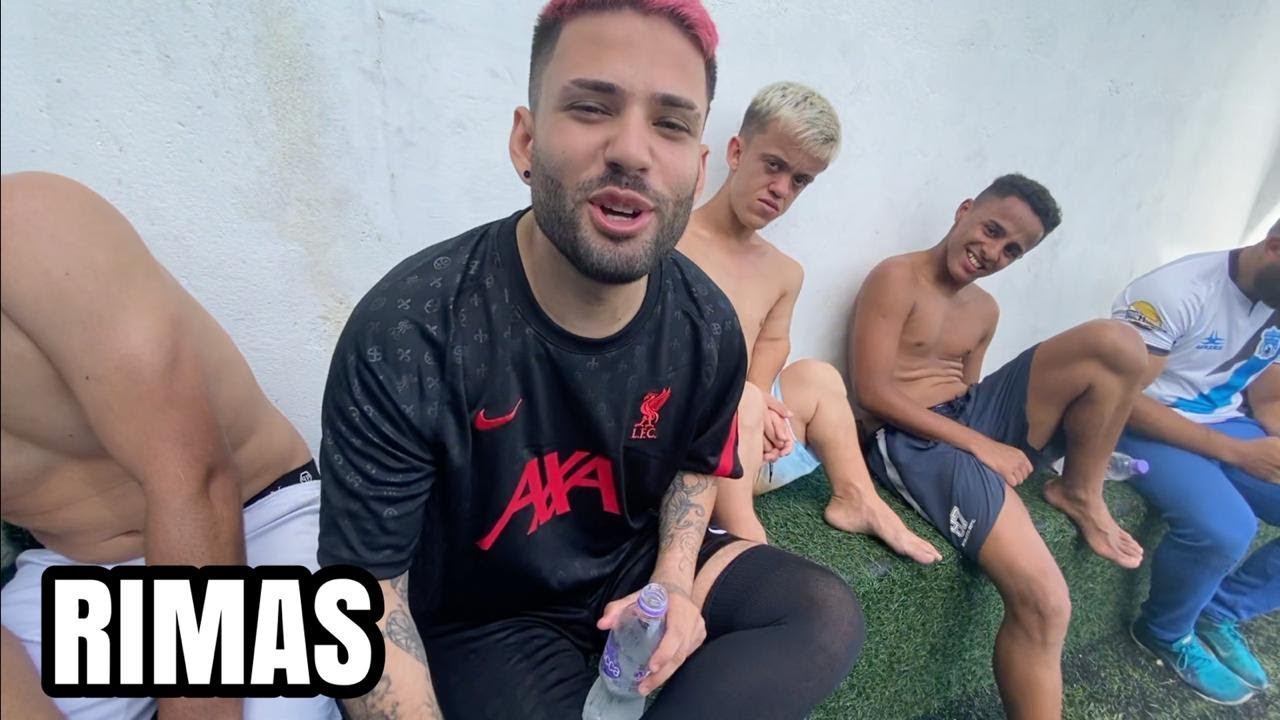 KRAWK JOGOU FUTEBOL COM NOIX
