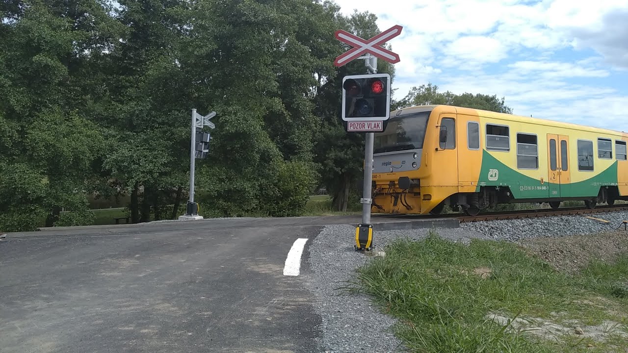 Železniční přejezd AŽD 97 P 712 Hostouň 25.7.2020 Czech railroad crossing.
